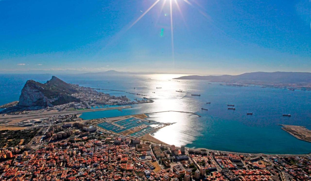 Practico Apartamento A 5 Min Andando De Gibraltar Y El Centro, Frente Al Mar La Línea de la Concepción Екстериор снимка
